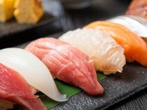 六本木 龟甲_以当季最好的食材，搭配Q弹美味的寿司饭制作出的“握寿司”