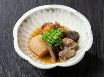 六本木 龟甲_温馨宜人的味道！以时令蔬菜和山里的美味编织而成的“京都小菜”