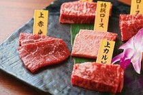 炭火烤肉神乐坂牛MASU_为您带来当天最优质肉品的“特选稀有部位5种拼盘”