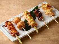 yakitori shouchan 六本木店_烤鸡肉串爱好者的绝佳选择，让您享受特别体验“稀有部位5串拼盘”