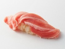 鮨Miyako_根据场景分别使用2种寿司饭，引导出时令食材的顶级味道“手握寿司”