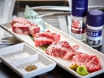 和牛焼肉内脏　Aigo_提供自豪的红肉可以逐块品尝『四种红肉拼盘』