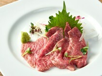 神户牛DAIA 日本桥室町店_新鲜牛肉的美味直击舌尖，去繁存简的“神户牛肉炙烤生牛肉”