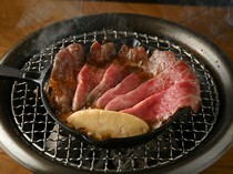 beef by KOH 广尾总店_口感浓郁，尽享奢华的“珍贵肋眼上盖肉肥肝寿喜烧～随附煎蛋～”