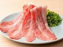 广岛牛A5级别和招牌牛舌  烤肉内脏  NIKUTYO_以稍微奢侈的方式品尝经典的“广岛牛肩五花肉”