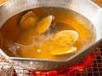 赤坂 炭火涮涮鍋 高岭豚_最后加入的蛤蜊增加了味道的深度，独创的无添加的“白高汤”