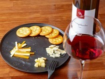 Bar OcciGabi Wine_能够享用最适合与葡萄酒搭配的3种奶酪“3种奶酪拼盘”