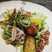 炭火烧鸟  BOND_自製沙拉酱的”县产蔬菜彩色沙拉“