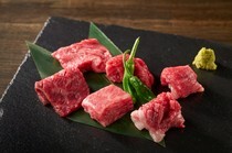 烧肉・薪料理 KARASUMA ROCK_奢华比较品尝精选黑毛和牛“黑毛和牛拼盘”