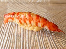 日本桥 鮨柴_以细致的江户前手法展现食材和米饭魅力的“握寿司”