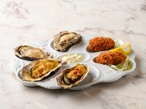 8TH SEA OYSTER Bar 涩谷Hikarie_以各种烹饪方式品尝的顶级菜品“牡蛎热盘”