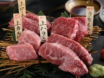 烧肉GUTS 离_柔嫩的上横隔膜、上等牛小排、上里脊肉，再加上和牛紅肉的“今日的和牛上等四种拼盘”