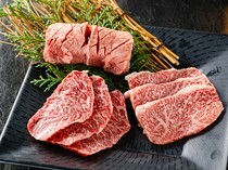 烧肉 Meat牛男_如果想一次品尝不同部位，就选这个“特选牛肉拼盘“