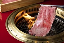 烧肉 天 Gamushara 丸之内_专为套餐准备的特别菜单“极上烤肉”