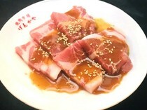 烧肉市场GENKAYA  高田马场店_厚切的柔软度，口感绝佳“山形猪(肩里脊)”